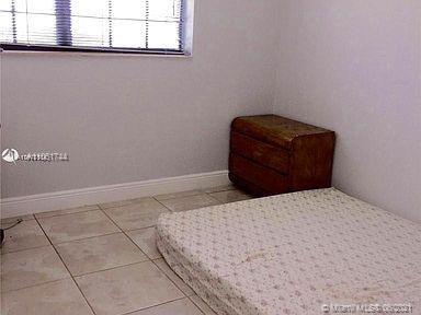 Foto del edificio - 321 NE 175th St