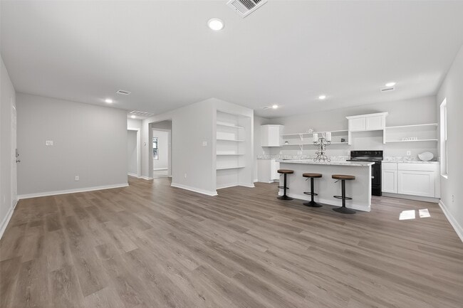 Building Photo - 154 Lakeview Dr
