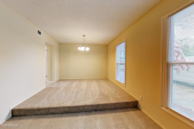 Building Photo - 105 Glace Rd