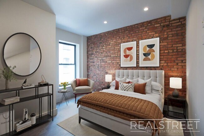 Foto del edificio - Gorgeous Spacious 3 Bedroom in Prime Crown Heights