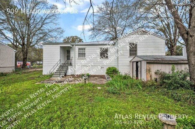 Building Photo - 909 Meadowbrook Dr