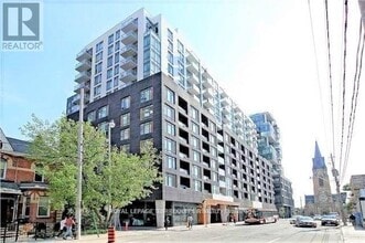 Building Photo - 525 Adelaide St W