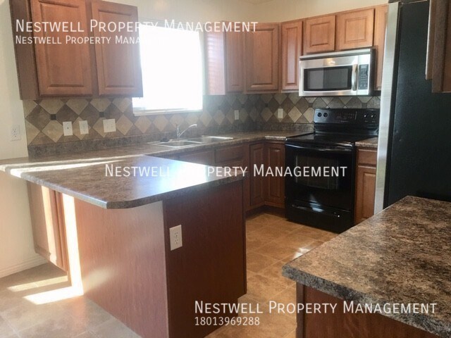 Foto del edificio - Great 4 bedroom 2 1/2 bath home in a great...