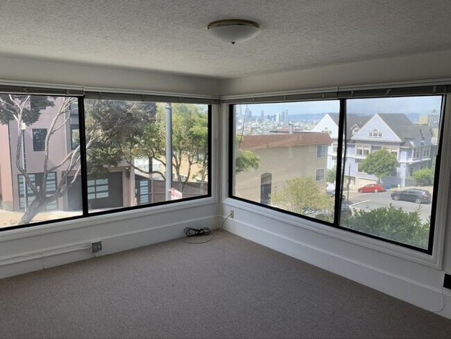 Building Photo - 3 bedroom in San Francisco CA 94114