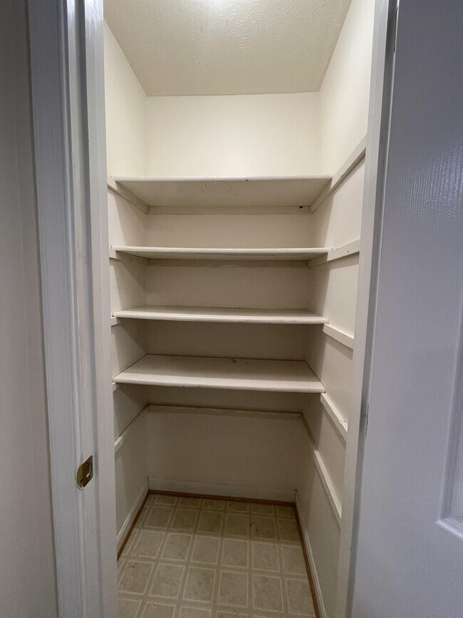 Building Photo - 45512 Westmeath Way