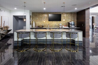 Interior Photo - Neo at Ten