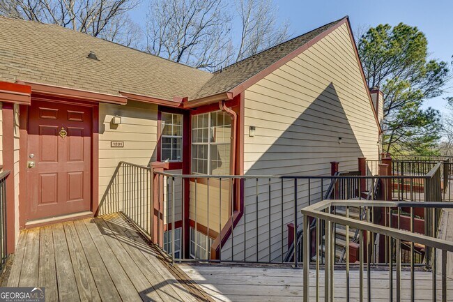 Building Photo - 1201 Waterville Ct
