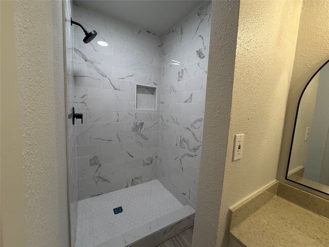 Building Photo - 9215 Loren Ln