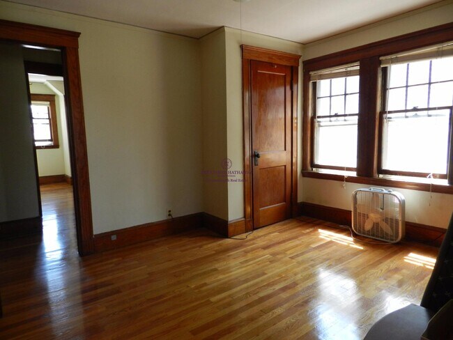 Building Photo - 177 Lakeview Ave