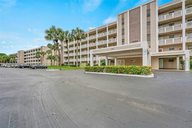 Building Photo - 1200 NW 87th Ave
