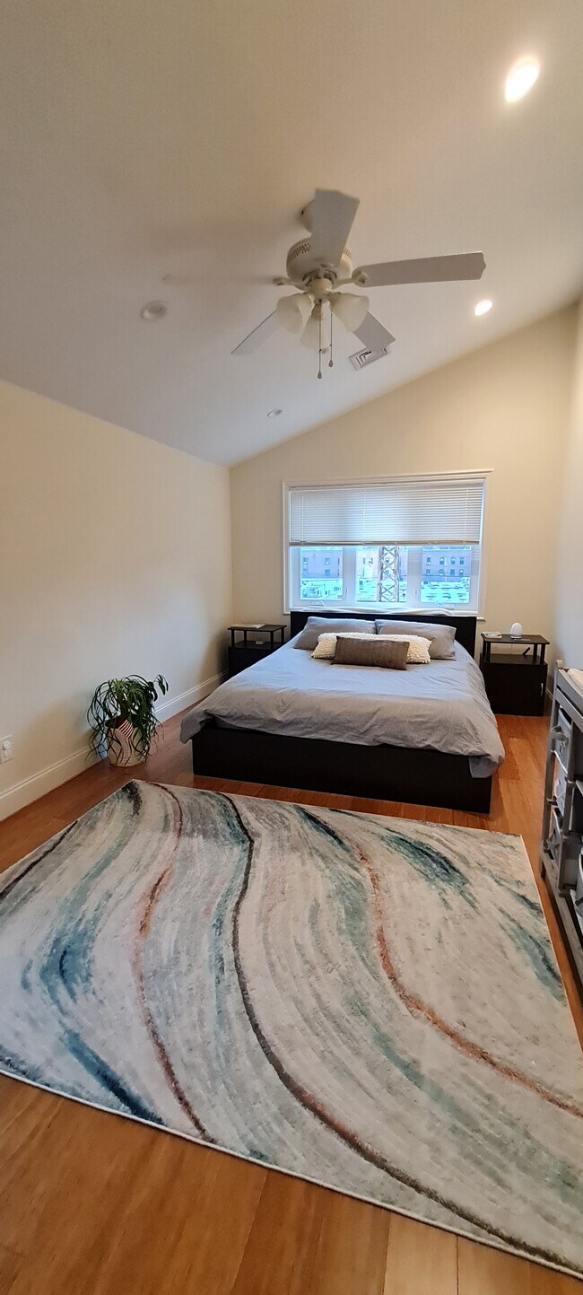 Foto del edificio - 6333 Alderton St