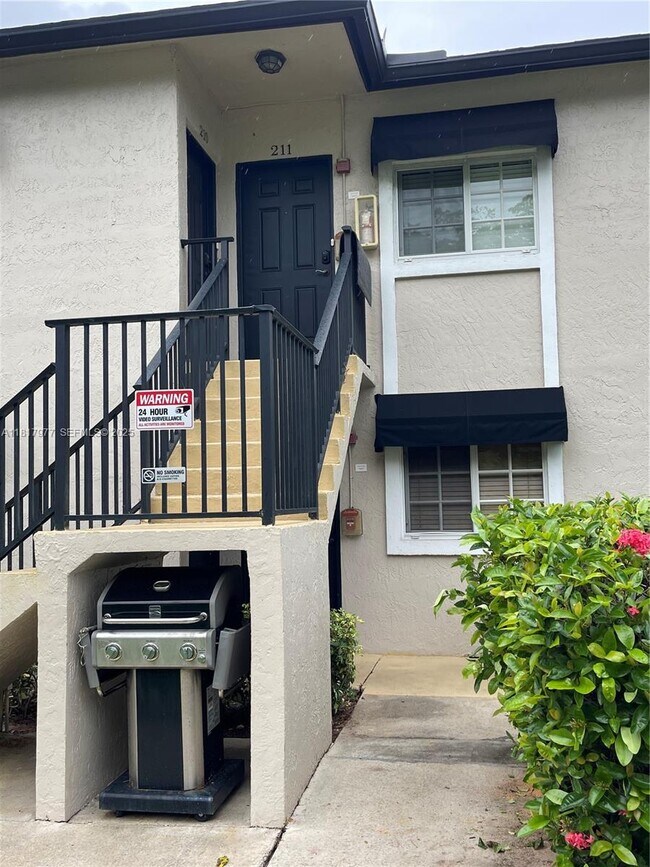 Building Photo - 4000 Crystal Lake Dr