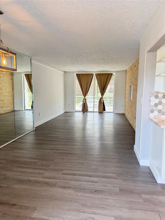 Foto del edificio - 14185 SW 87th St