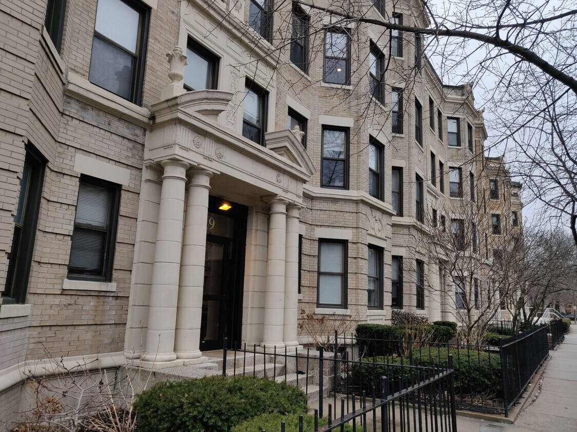 19 Peterborough St, Boston, MA 02215 Apartments in Boston, MA