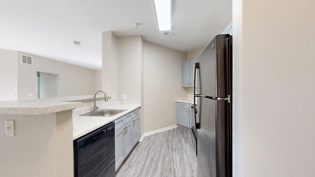 Interior Photo - 20 Lambourne