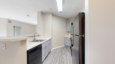 Interior Photo - 20 Lambourne