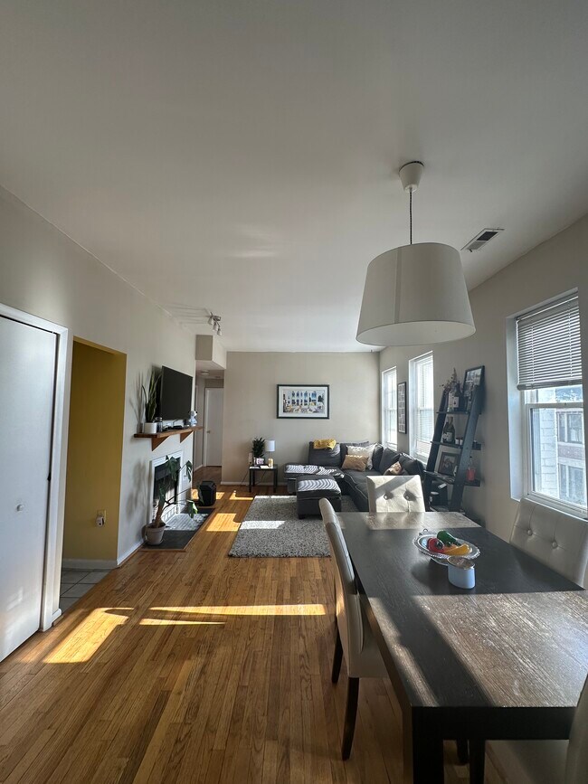 Foto del edificio - 1425 Hopkins St NW