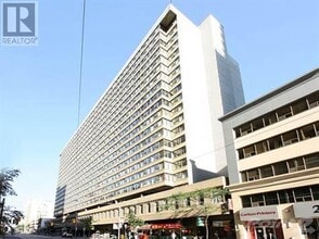 Building Photo - 45 Carlton St.