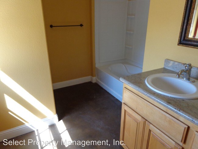 Foto del edificio - 213 1/2 3rd St