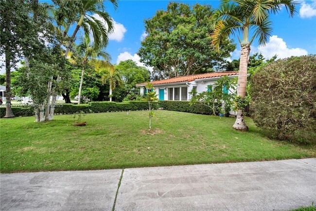 Building Photo - 6890 SW 51st St