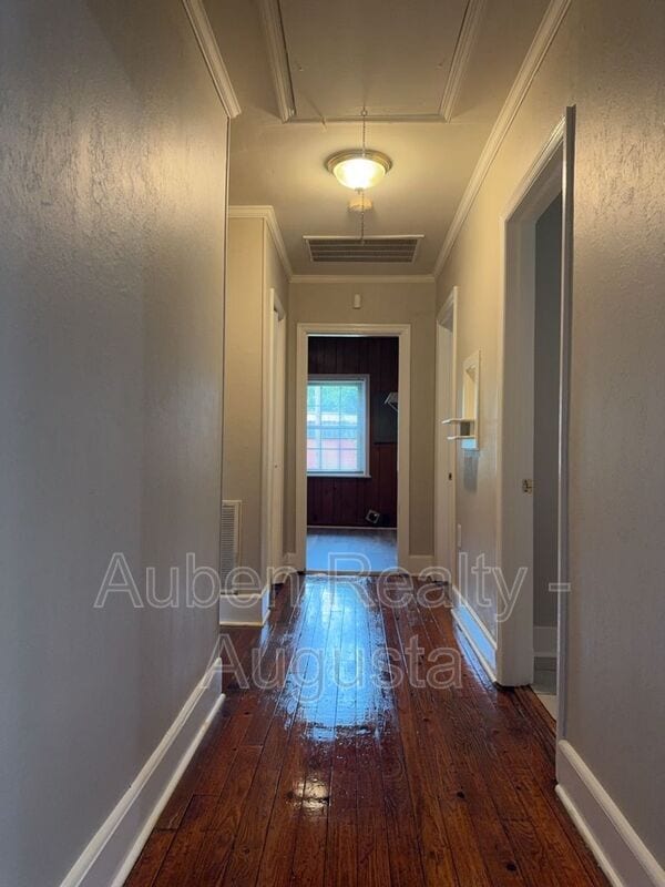 Building Photo - 328 Seminole Dr