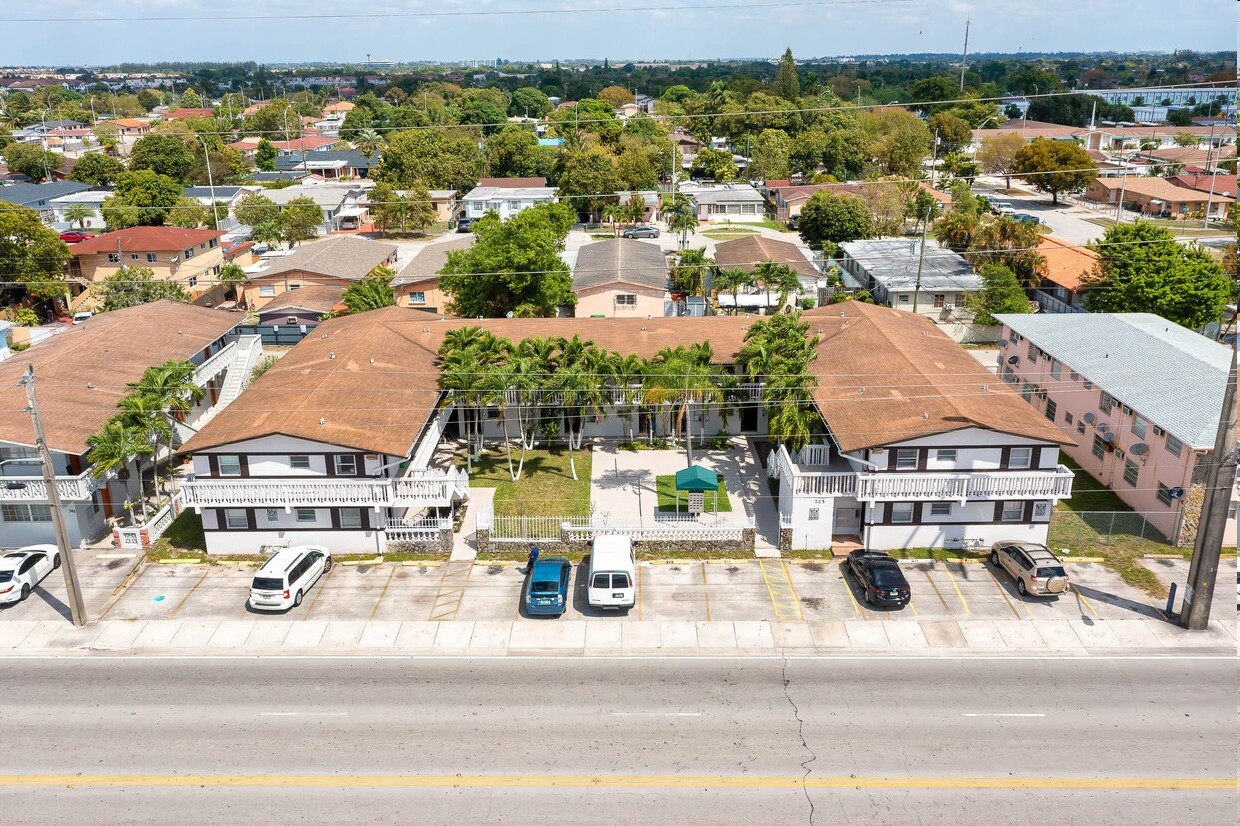 Primary Photo - Palm Springs Apartments