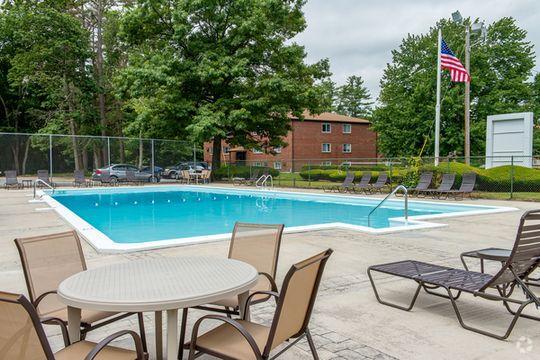 Brook Village West Apartments Rentals Salem, NH