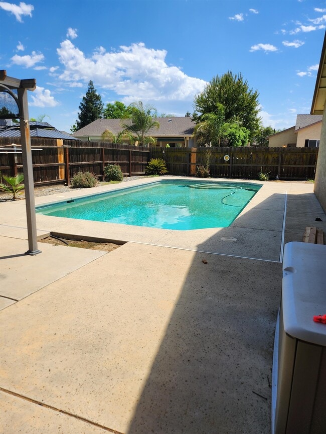 Foto del edificio - 682 W Forest St