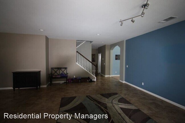 Building Photo - 4 br, 3.5 bath House - 46027 Logger Trail