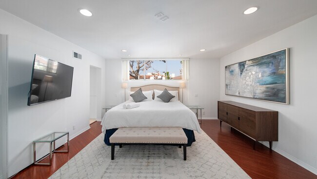 Foto del edificio - 223 S Lasky Dr