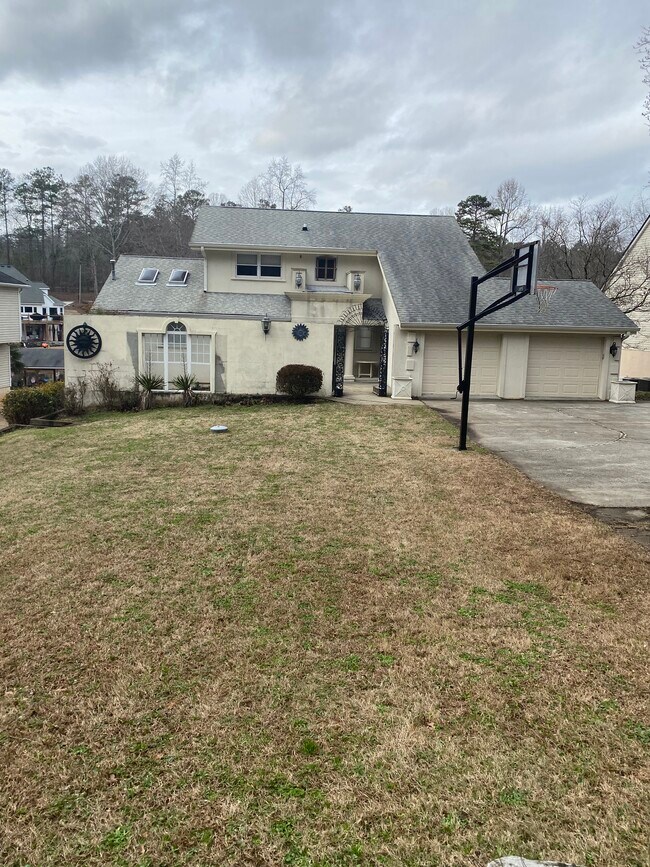 Building Photo - 10083 Lakeview Pkwy
