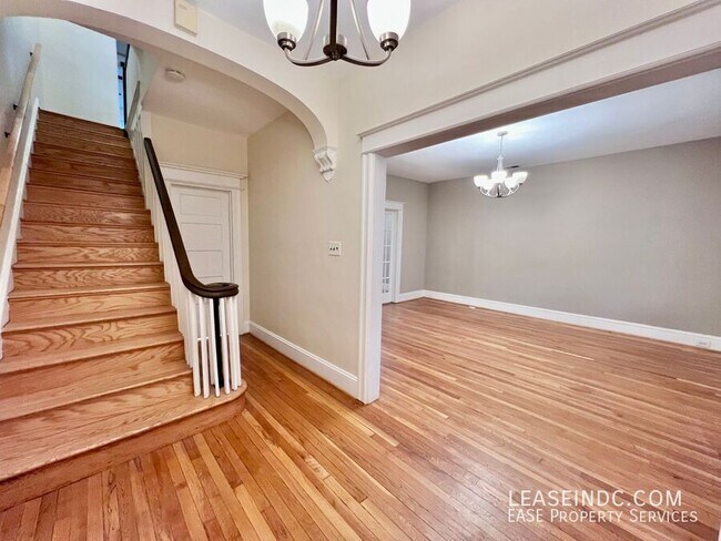 Foto del edificio - 1323 Randolph St NW