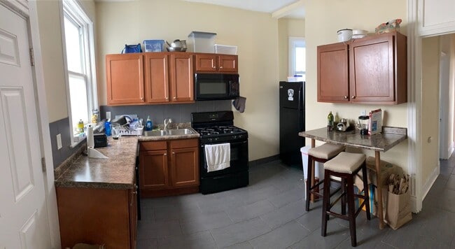 Photo - DePaul University 4 - Bedroom 2-Bath Apartment