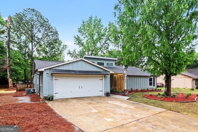 Building Photo - 210 Fireside Way