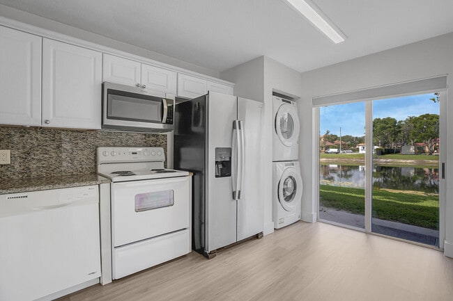 Foto del edificio - 3474 Briar Bay Blvd