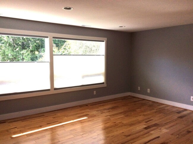 Foto del edificio - Le and Delisi - Bellevue Duplex