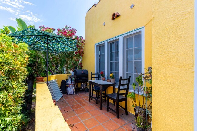 Photo - 1946 S Palm Grove Ave House