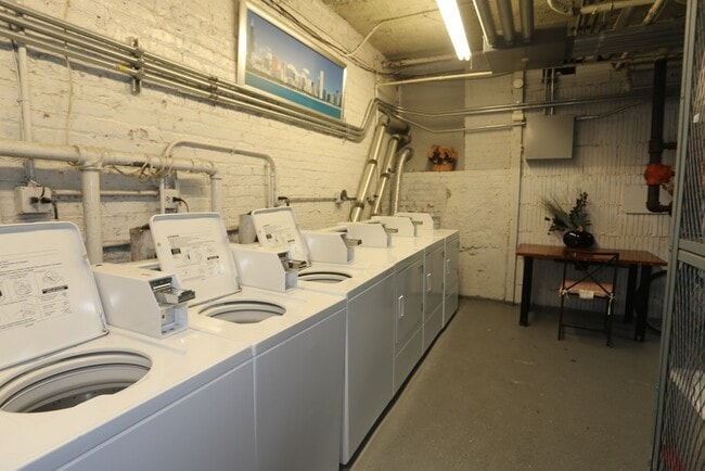 Foto del edificio - 1314 N Dearborn St