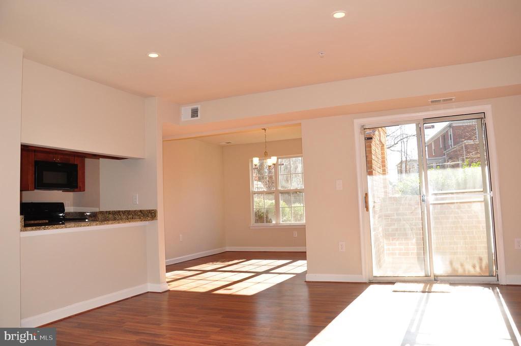 Foto principal - 6900 St Ignatius Dr
