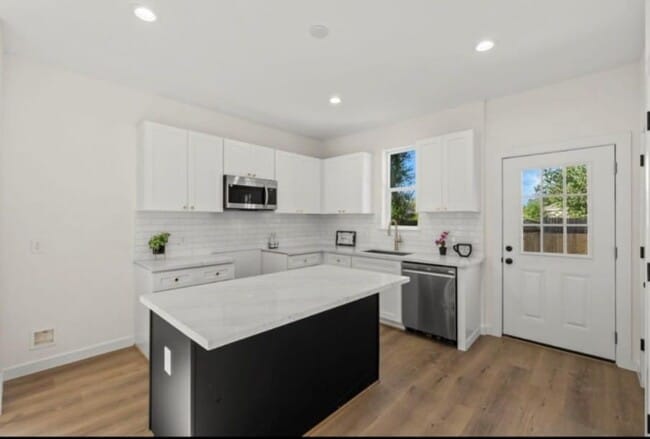 Building Photo - 8149 Talton St