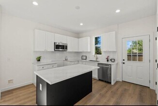 Building Photo - 8149 Talton St