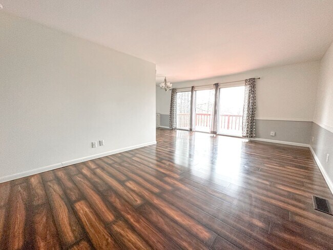 Building Photo - Three Bed Townhome For Lease! $300.00 Off ...
