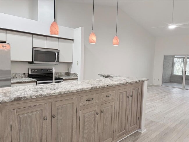 Building Photo - 920 NW 124th Dr