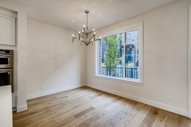 Foto del edificio - Queen Anne Townhome ~ McGraw Square
