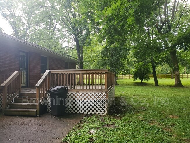 Building Photo - 3947 Creekside Dr