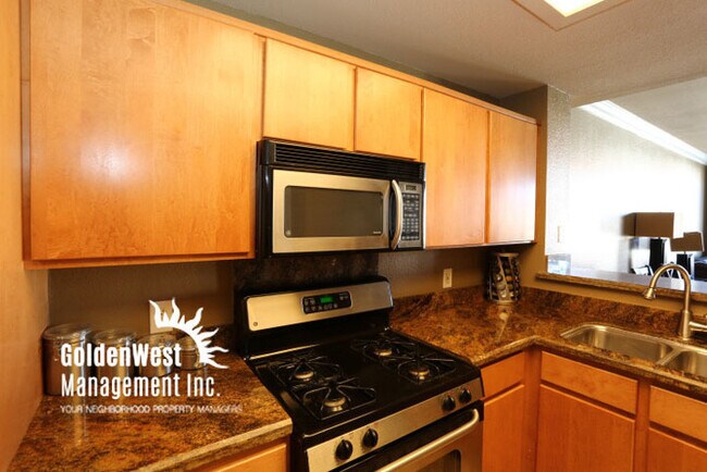 Building Photo - Fully Furnished 2Bdm 2Ba Condo at Meridian