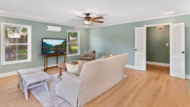 Foto del edificio - Modern Meets Cozy on Beech St. – Updated &...