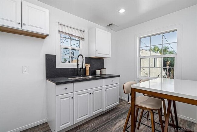 Building Photo - 4263 33rd St