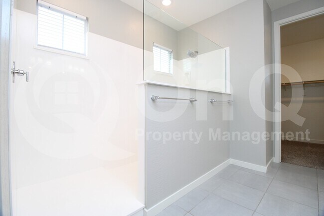 Foto del edificio - 1128 N Burbank Ct