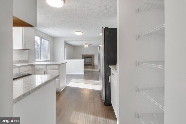 Building Photo - 5770 Heming Ave